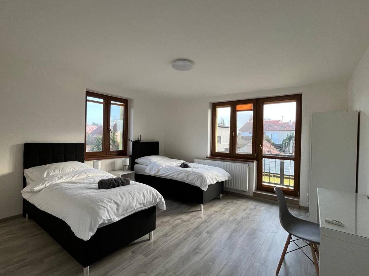 Apartment Golden Prague 78 Вестец Экстерьер фото