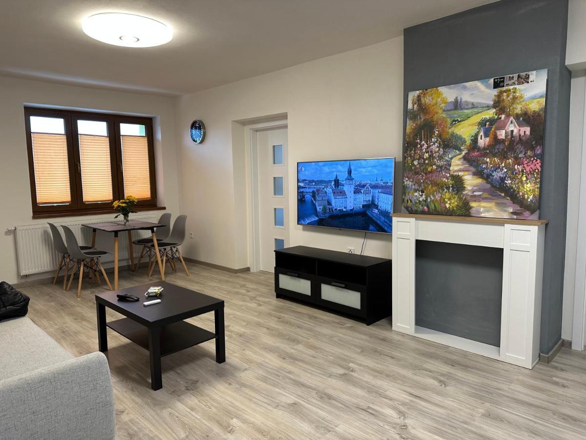 Apartment Golden Prague 78 Вестец Экстерьер фото