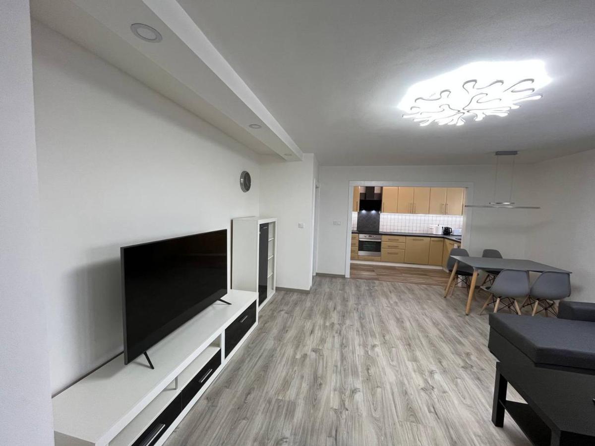 Apartment Golden Prague 78 Вестец Экстерьер фото