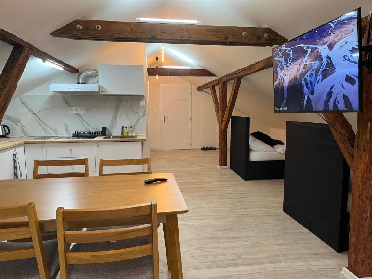 Apartment Golden Prague 78 Вестец Экстерьер фото