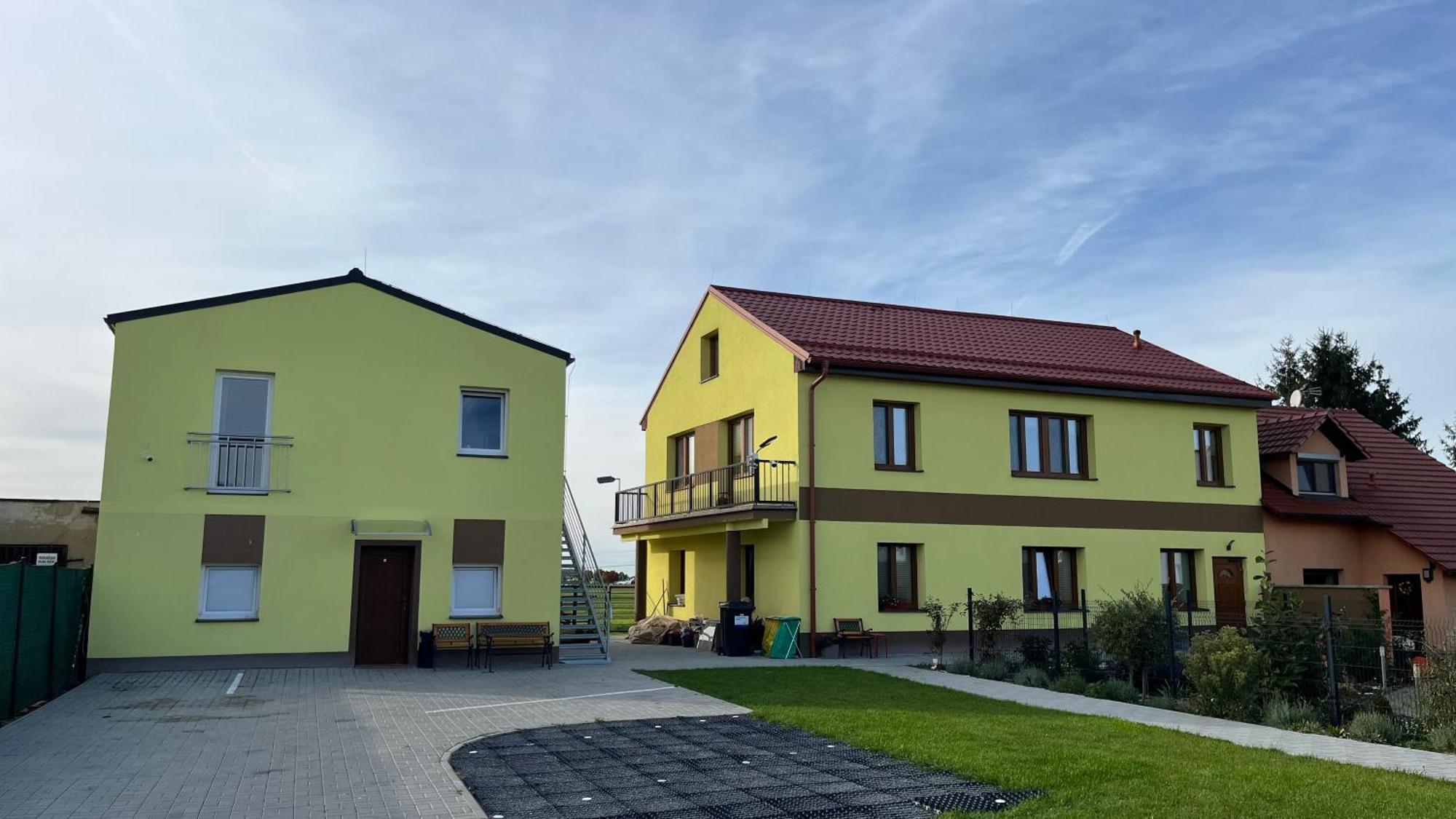 Apartment Golden Prague 78 Вестец Экстерьер фото